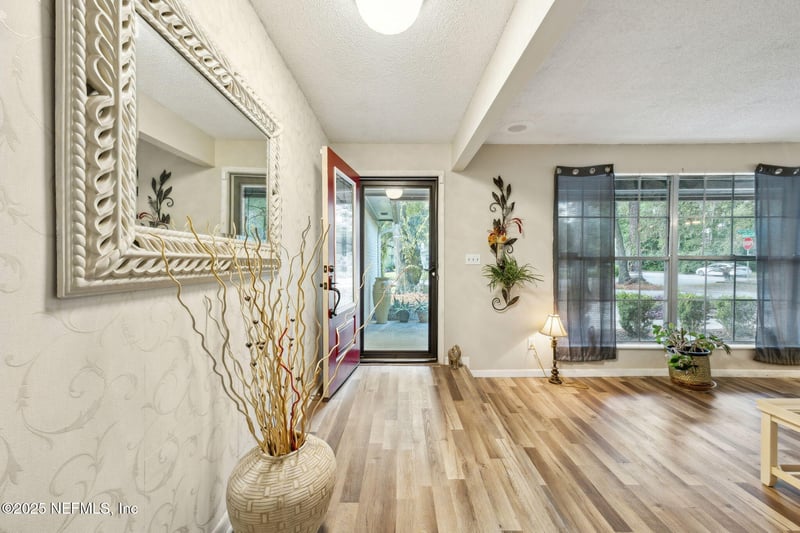 6305 Wuthering Heights Rd, Jacksonville, FL 32211