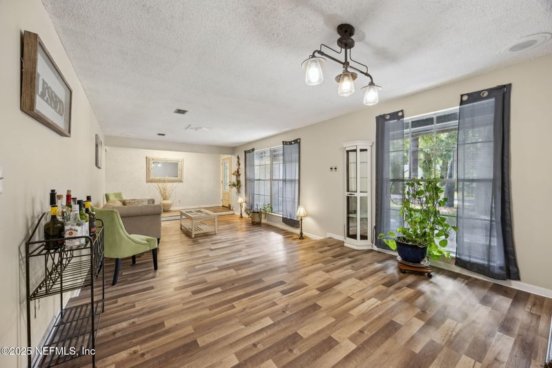 6305 Wuthering Heights Rd, Jacksonville, FL 32211