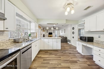 6305 Wuthering Heights Rd, Jacksonville, FL 32211