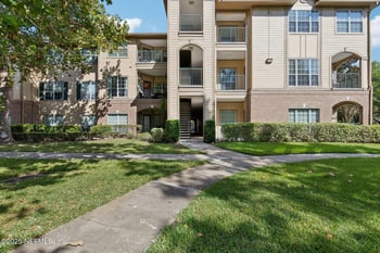 7800 Point Meadows Dr #613, Jacksonville, FL 32256
