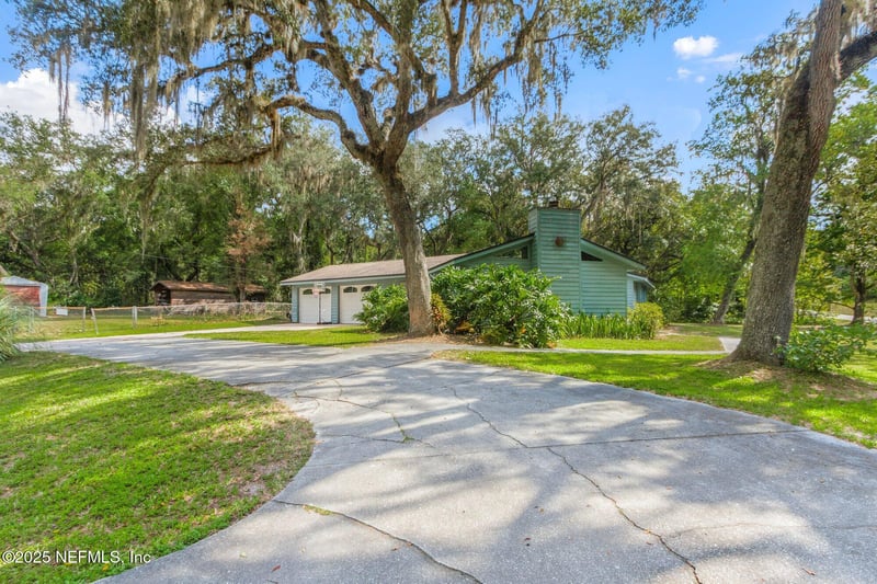 102 Acosta Creek Dr, Satsuma, FL 32189