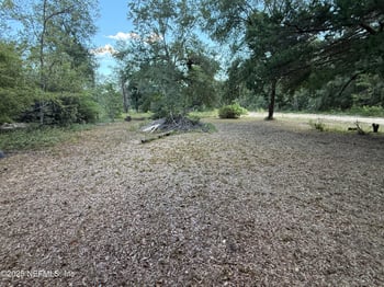 102 Desoto Dr, Florahome, FL 32140