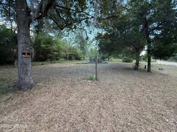 102 Desoto Dr, Florahome, FL 32140