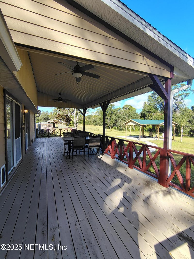 110 James Dr, Palatka, FL 32177