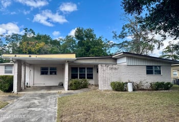 2234 La Valle Dr, Jacksonville, FL 32210