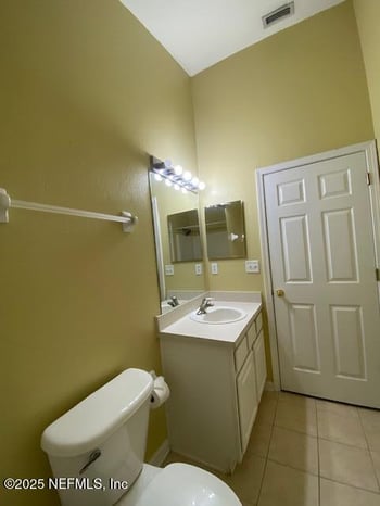 3173 Hollow Tree Ct, Jacksonville, FL 32216