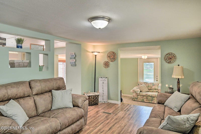 118 Riverside Ave, Satsuma, FL 32189