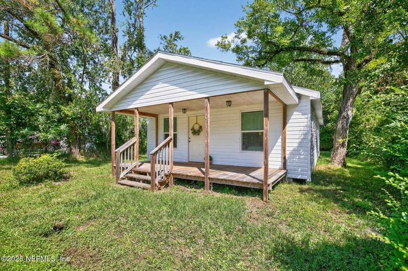 631 Moore St, Baldwin, FL 32234