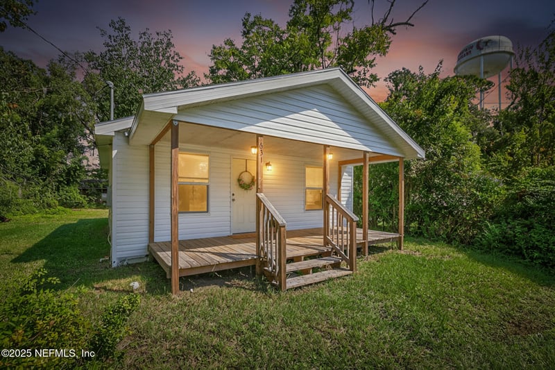 631 Moore St, Baldwin, FL 32234