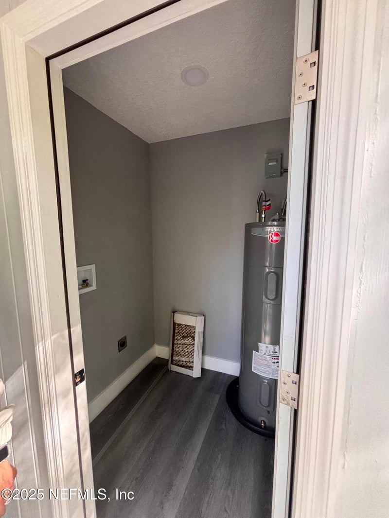 6244 Pettitford Dr, Jacksonville, FL 32209