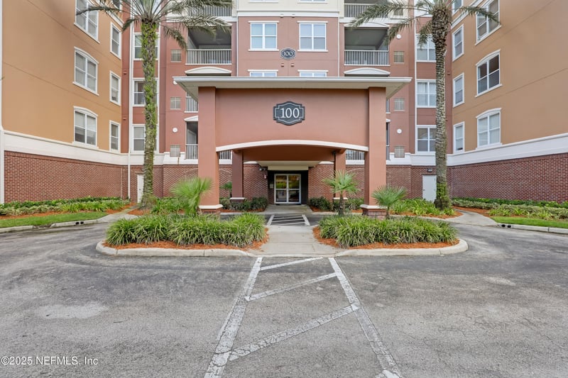 4480 Deerwood Lake Pw #126, Jacksonville, FL 32216