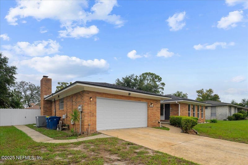 5939 Gumwood Dr, Jacksonville, FL 32277