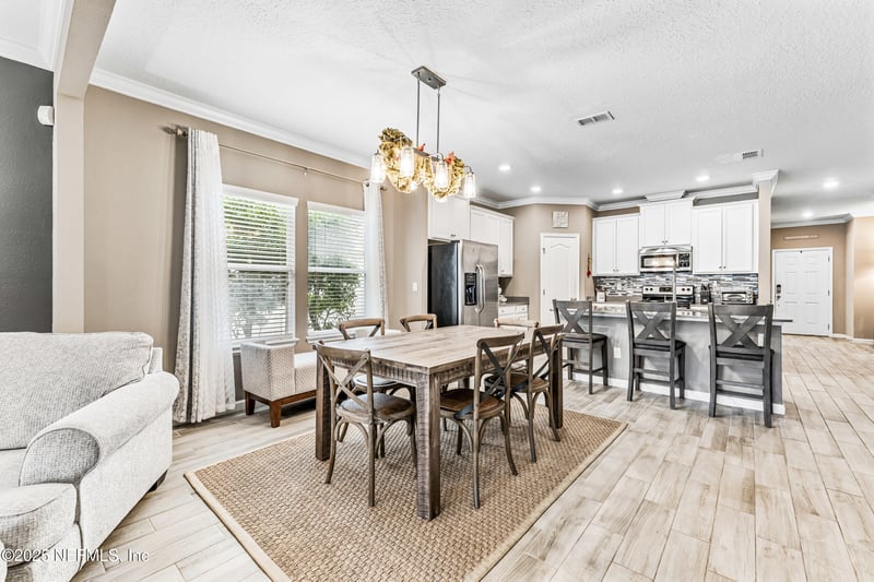 15727 Bainebridge Dr, Jacksonville, FL 32218