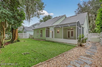 800 Paradise Ln, Atlantic Beach, FL 32233