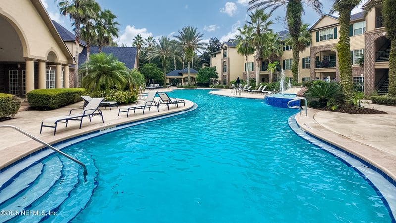7800 Point Meadows Dr #737, Jacksonville, FL 32256