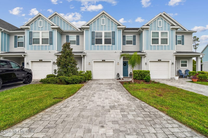 242 Boracay Cir, St Johns, FL 32259