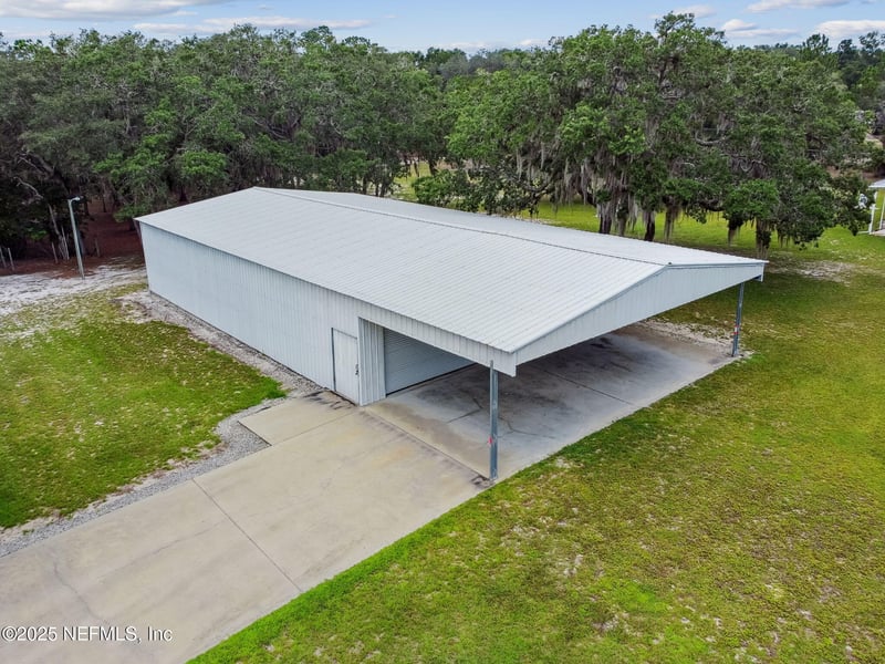 135 Lake Como Dr, Pomona Park, FL 32181