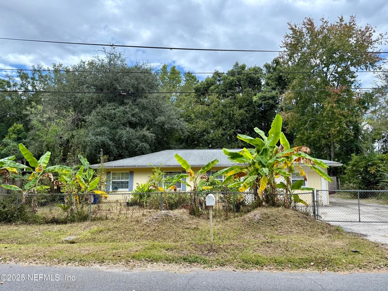 648 Luna Ct, Jacksonville, FL 32205