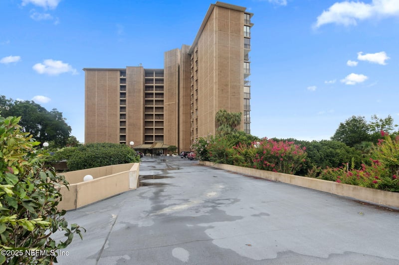 4401 Lakeside Dr #201, Jacksonville, FL 32210