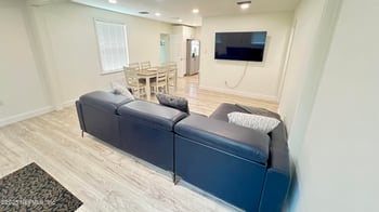 9720 Jupiter Ct, Jacksonville, FL 32246