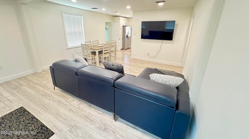 9720 Jupiter Ct, Jacksonville, FL 32246