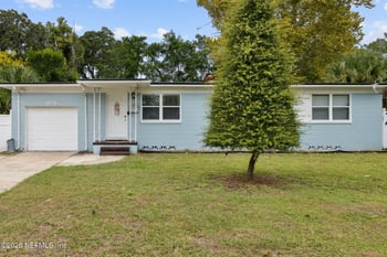 6331 Shady Oak Dr, Jacksonville, FL 32277