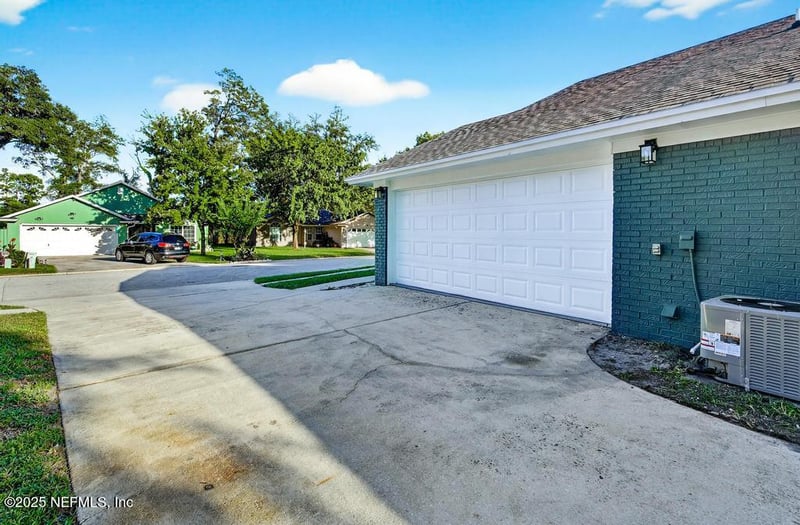 1662 Spring Branch Dr, Jacksonville, FL 32221