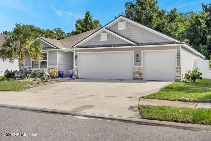 11533 Red Koi Dr, Jacksonville, FL 32226