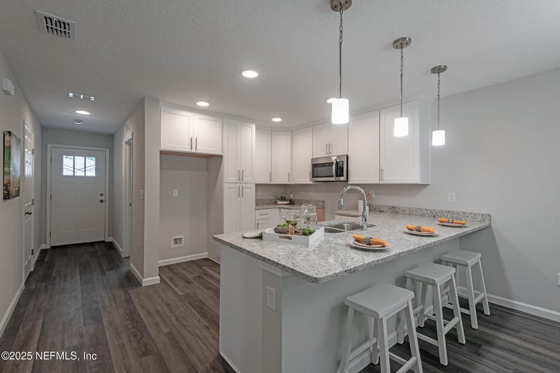 8674 Crystalline Ln, Jacksonville, FL 32221