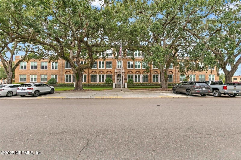 2525 College St #2202, Jacksonville, FL 32204