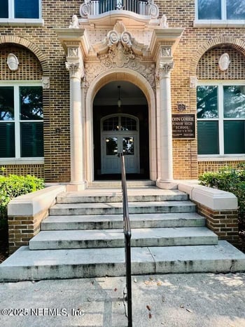 2525 College St #2202, Jacksonville, FL 32204