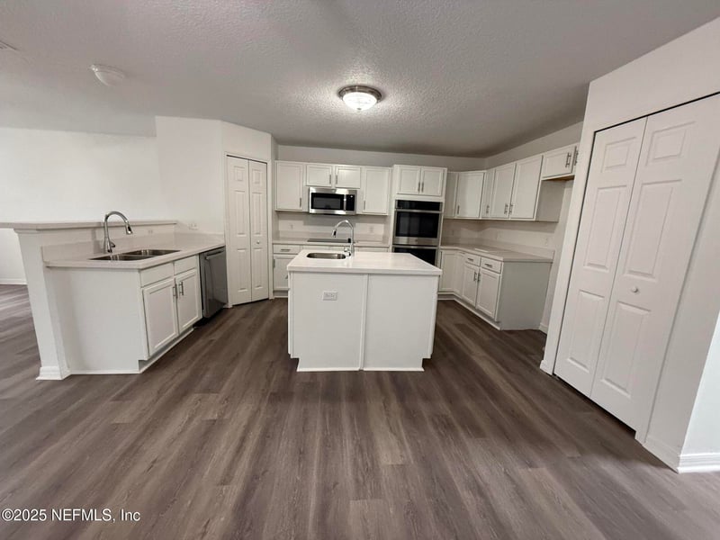 9286 Thunderbolt Ct, Jacksonville, FL 32221