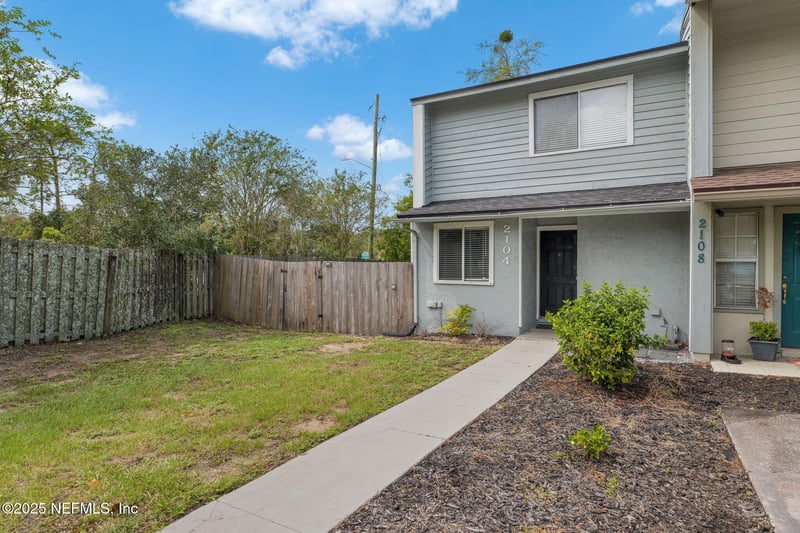 2104 Dunes Way Dr, Jacksonville, FL 32225
