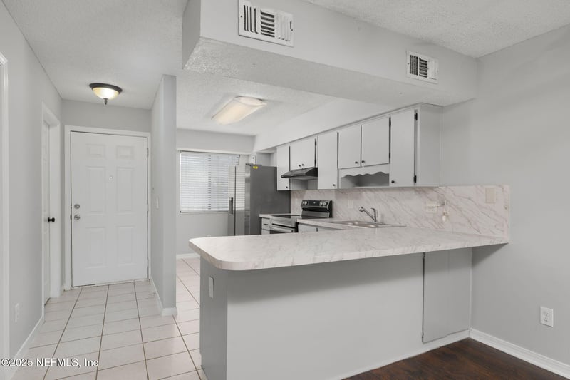 2104 Dunes Way Dr, Jacksonville, FL 32225