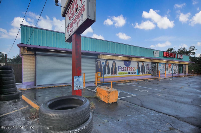 5804 Beach Blvd, Jacksonville, FL 32207