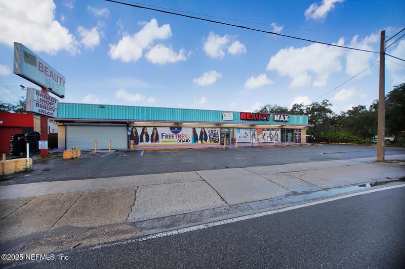 5804 Beach Blvd, Jacksonville, FL 32207