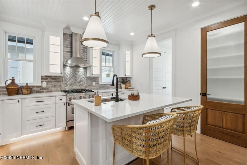 1015 Someruelus St, Fernandina Beach, FL 32034