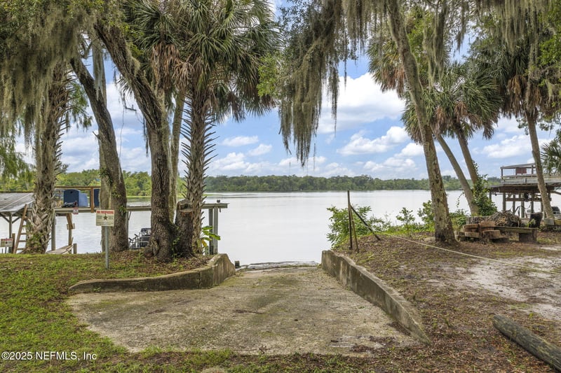 109 Cody Dr, Satsuma, FL 32189