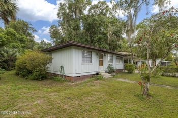 109 Cody Dr, Satsuma, FL 32189