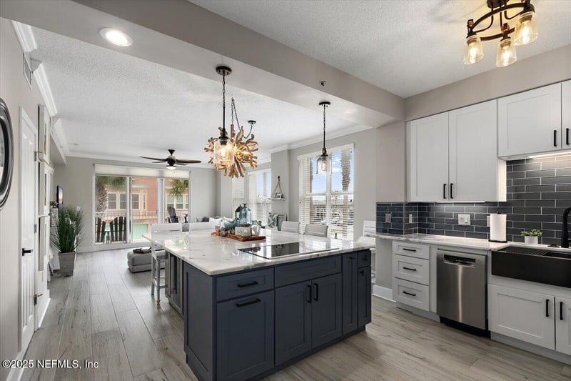 1126 1st St #205, Jacksonville Beach, FL 32250