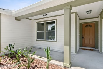 860 Center St, Baldwin, FL 32234