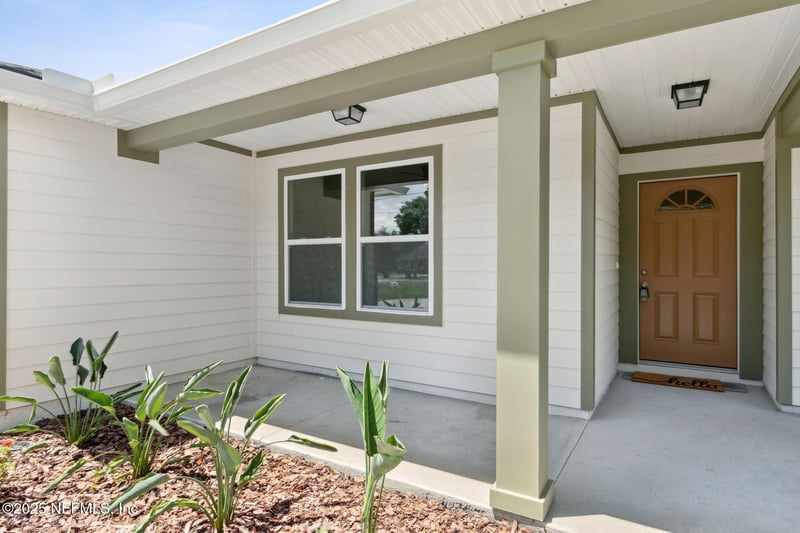 860 Center St, Baldwin, FL 32234