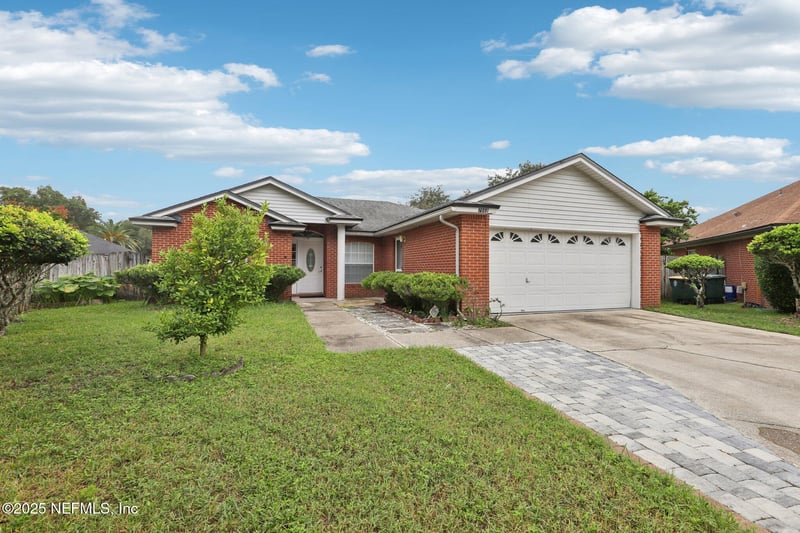 7668 Fawn Lake Dr, Jacksonville, FL 32256