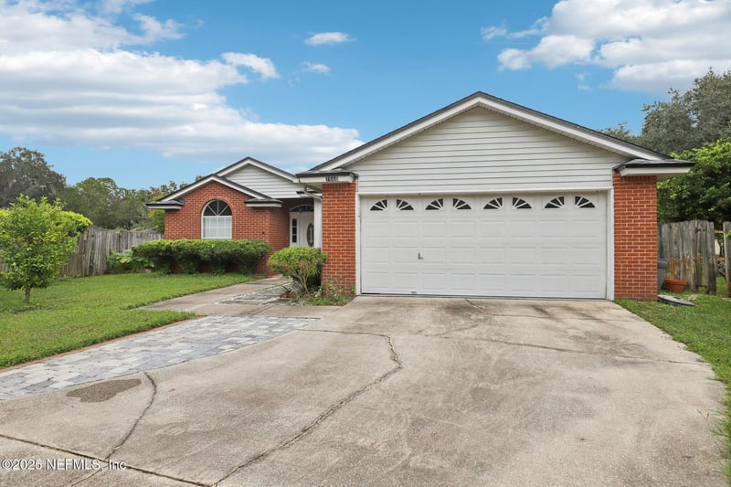 7668 Fawn Lake Dr, Jacksonville, FL 32256