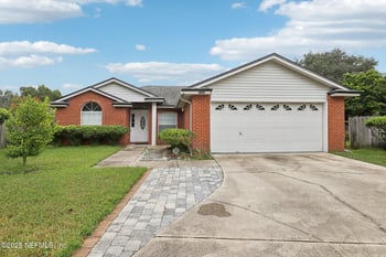 7668 Fawn Lake Dr, Jacksonville, FL 32256
