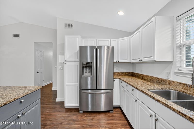 13046 Twin Pines Cir, Jacksonville, FL 32246