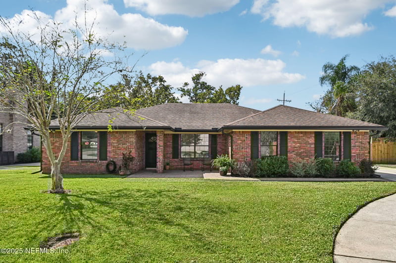 636 Los Palmas Dr, Fleming Island, FL 32003
