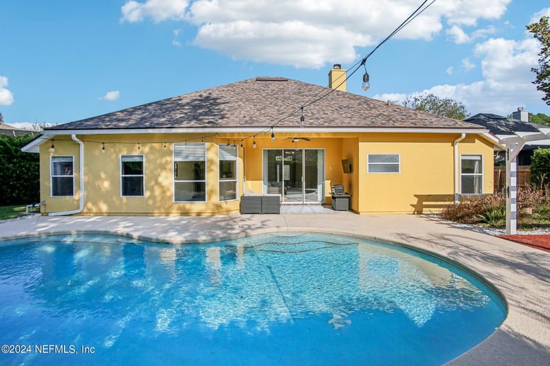 1925 Barham Ct, St Johns, FL 32259