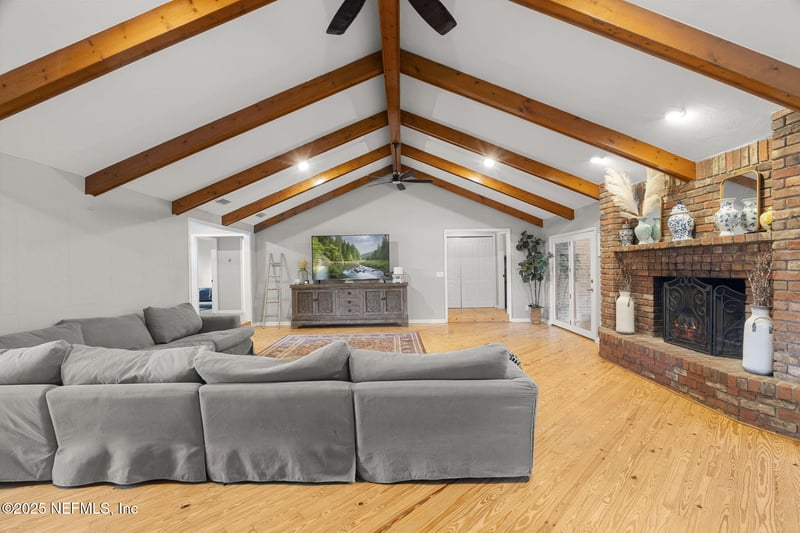 105 Dairy Rd, Melrose, FL 32666