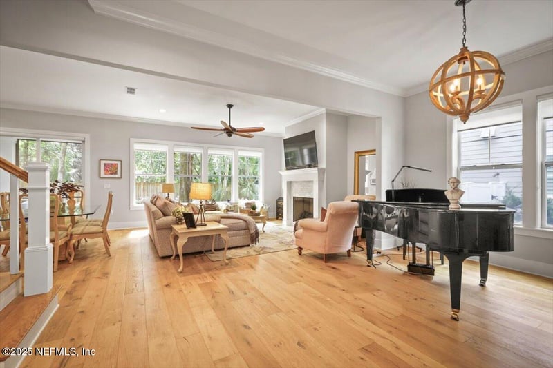 740 Paradise Ln, Atlantic Beach, FL 32233